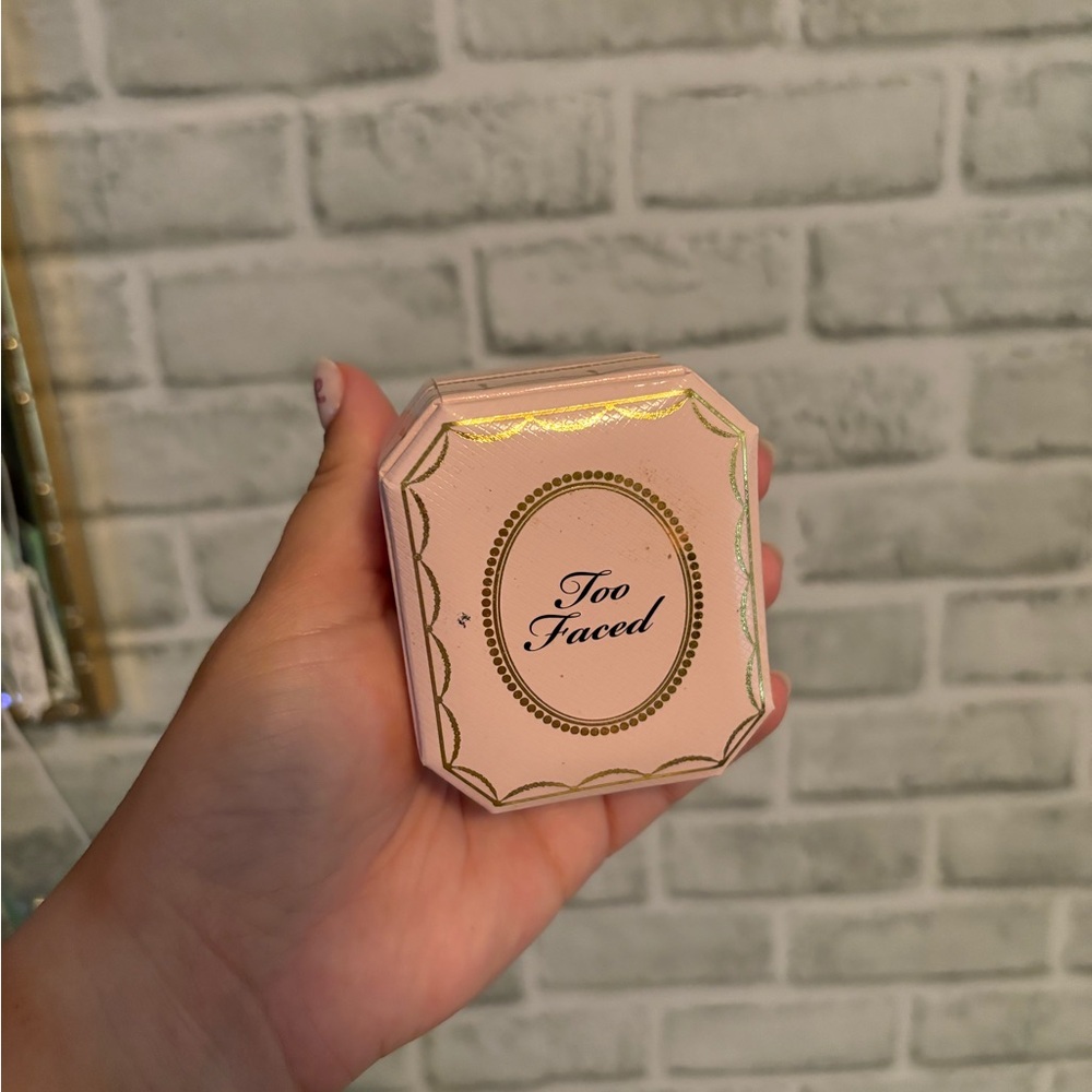 Too faced highlighter